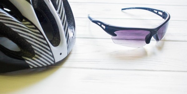 Accesorios para ciclistas: Guía de mantenimiento visual (¿Es estética o peligro real?)