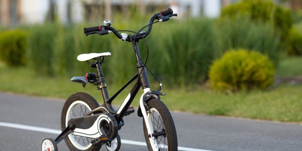 Cómo enseñar a un niño a montar en bicicleta sin ruedines: Guía definitiva para padres